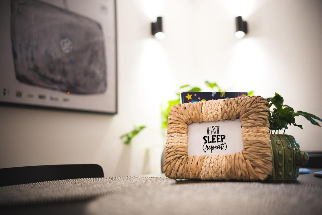 Sleep, Eat, Repeat And Park Your Car In City Center Zagreb Eksteriør billede