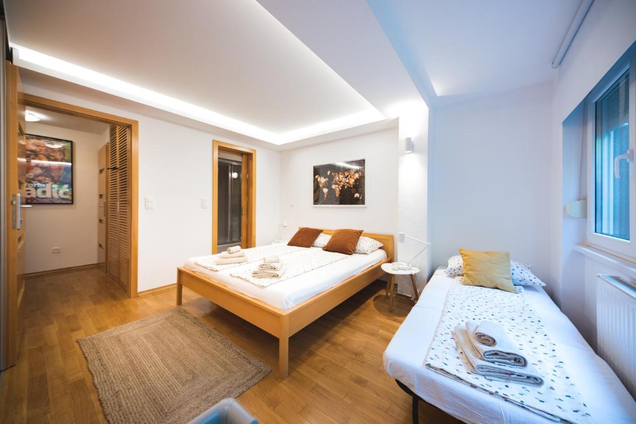 Sleep, Eat, Repeat And Park Your Car In City Center Zagreb Eksteriør billede